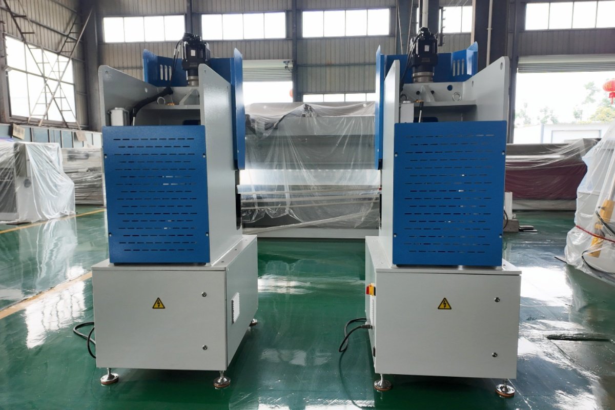 Rear view of EP40-1000S electric press brake machine