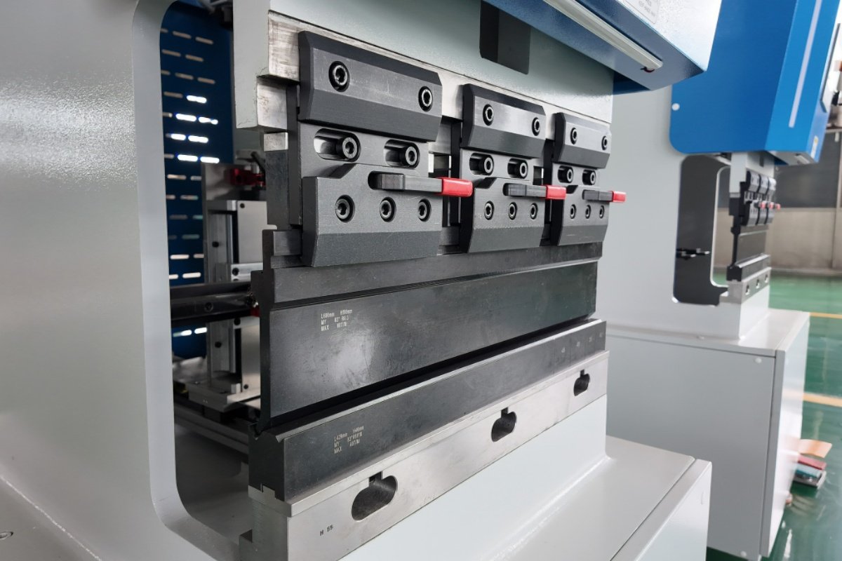 EP40-1000S electric press brake machine structure detail