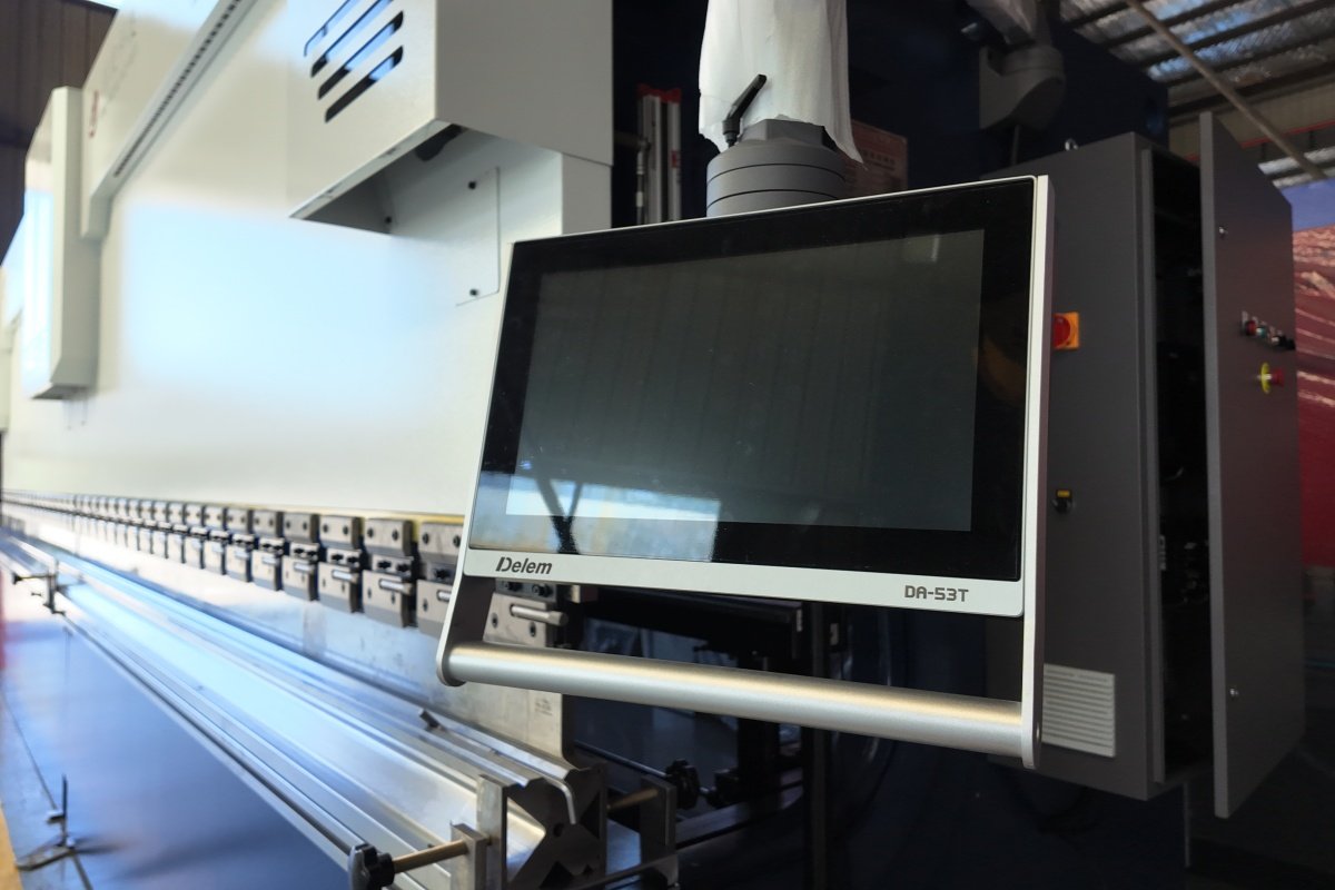 WE67K CNC Press Brake controller display