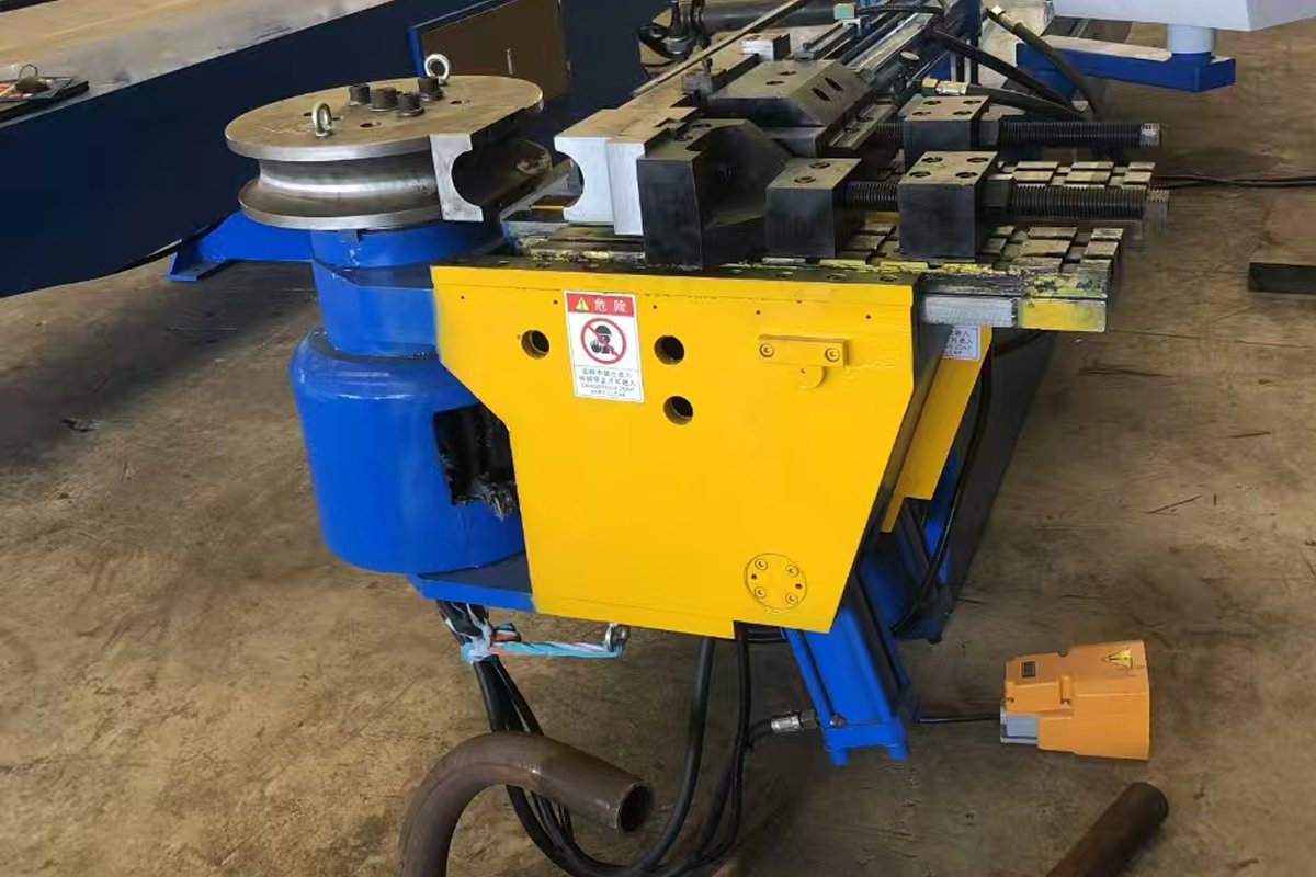 DW50NC Bending Head and Clamping Area DW50NC tube bending head die and hydraulic clamping area