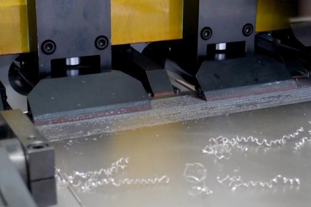 HD 1500 4000 V Grooving Cutting Process HD 1500 4000 CNC V Grooving Machine cutting metal sheet