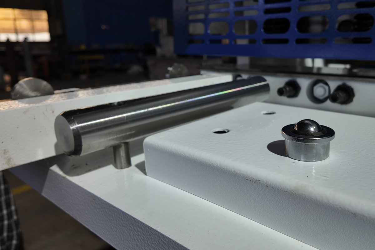 Ball Transfer Table and Squaring Arm QC11Y shear ball transfer table and squaring arm