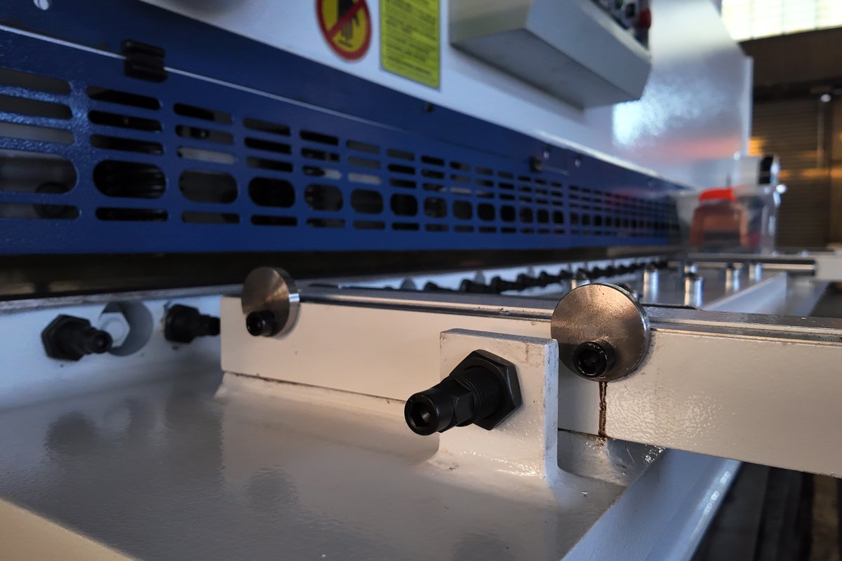 Front Sheet Support Positioning Device QC11Y shear front support positioning device
