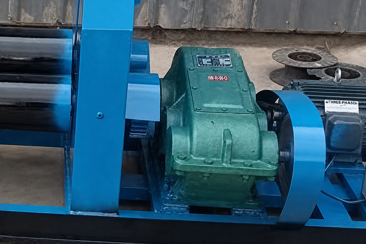 W11-6x2500 plate rolling machine gearbox and lower roll drive