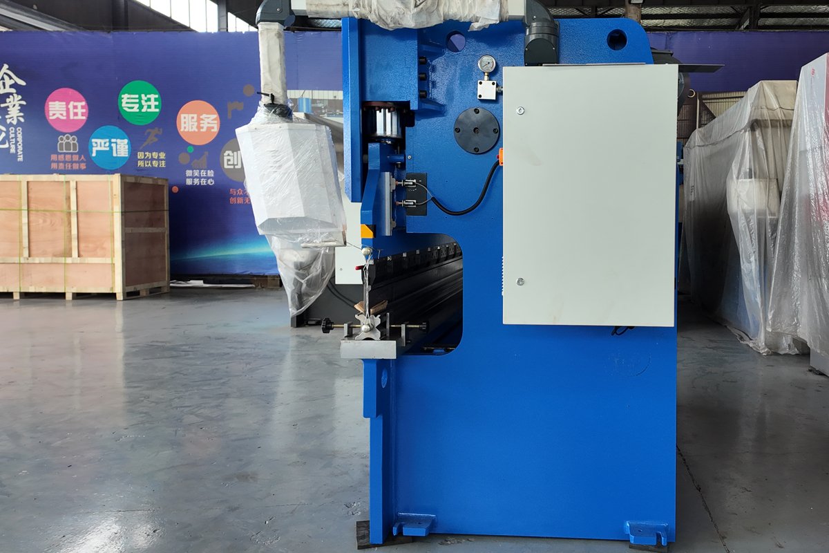 Press Brake Side Frame and Electrical Cabinet WC67K press brake side frame and electrical cabinet