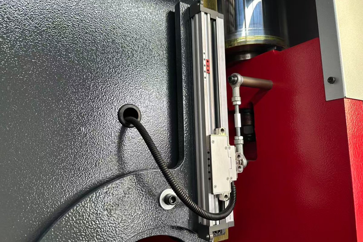 WE67K CNC press brake bending working area detail